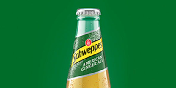 Nahaufnahme: Schweppes American Ginger Ale.
